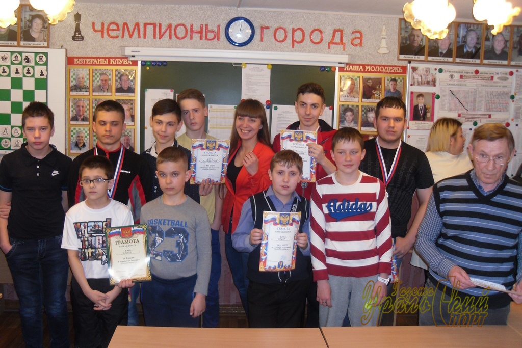 Личное и командное первенство по русским шашкам прошло в Серове